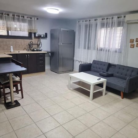 B&B Amit 18 Minutes From The Airport - אירוח כפרי עמית 18 דקות משדה תעופה Petach Tikva Exterior photo